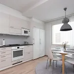 公寓 Ydinkeskustan Uusi Kahden Makuuhuoneen Huoneisto, Sauna Ja 2 Wc *