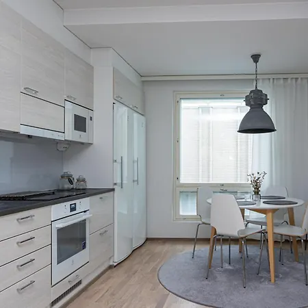 公寓 Ydinkeskustan Uusi Kahden Makuuhuoneen Huoneisto, Sauna Ja 2 Wc *