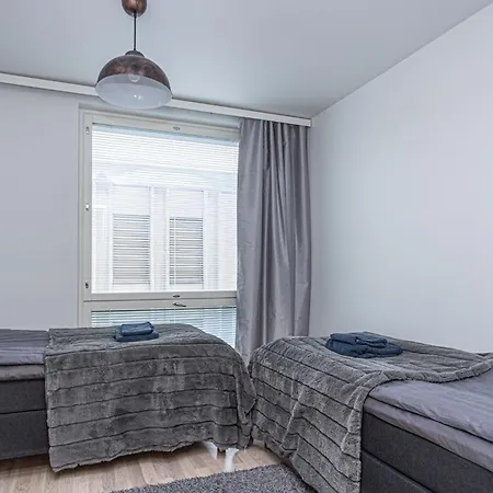 Ydinkeskustan Uusi Kahden Makuuhuoneen Huoneisto, Sauna Ja 2 Wc דירה קופיו