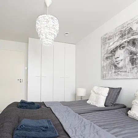 Ydinkeskustan Uusi Kahden Makuuhuoneen Huoneisto, Sauna Ja 2 Wc דירה