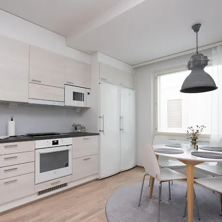شقة Saunallinen Cityasunto Kahdella Makuuhuoneella Ydinkeskustassa *